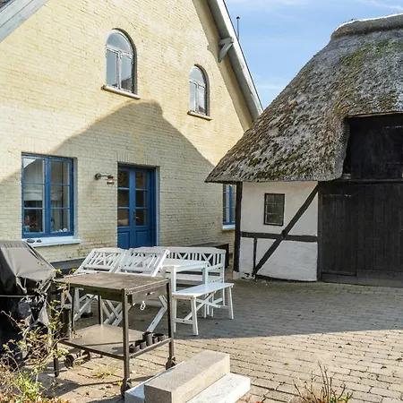 Nostalgic Atmosphere At The Old Parsonage On Lyo Ferienhaus *