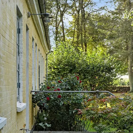 Nostalgic Atmosphere At The Old Parsonage On Lyo Hébergement de vacances *