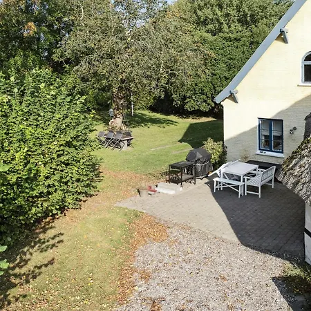 Nostalgic Atmosphere At The Old Parsonage On Lyo Ferienhaus *